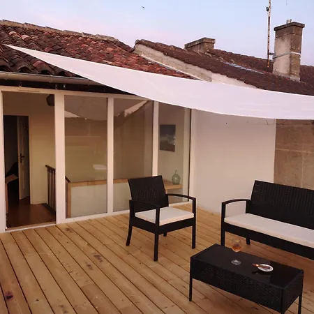Grand Avec Terrasse Panoramique 코냐크